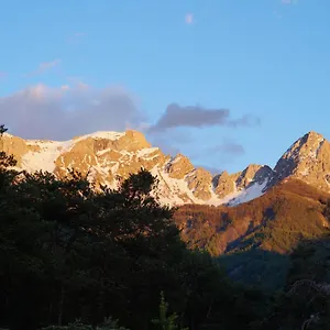 Chalet Plaisir- La Nature Uvernet-Fours